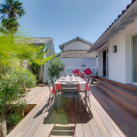 Maison Familiale Avec Jardin, Terrasse Et Parking * Біарріц