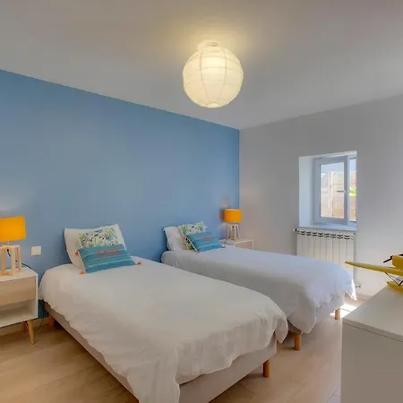 Будинок відпочинку Maison Familiale Avec Jardin, Terrasse Et Parking Біарріц