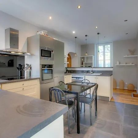 Maison Familiale Avec Jardin, Terrasse Et Parking Будинок відпочинку